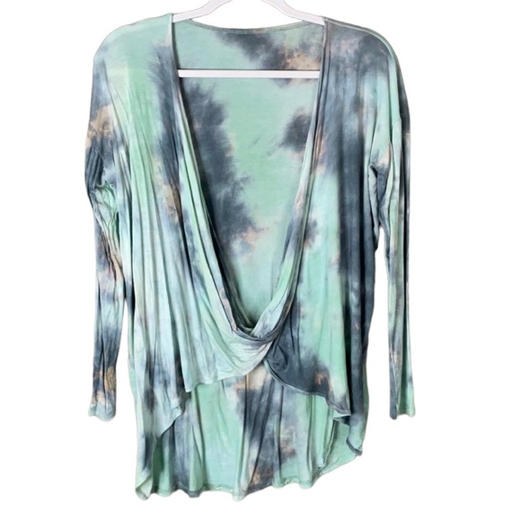 Tops - Blue green tie dye twisted long sleeve yoga top Small Medium